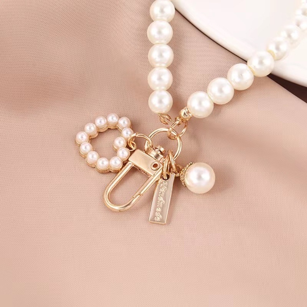 NWT Handmade Pearl Heart Bracelet Keychain Bag Charm - Picture 2 of 3